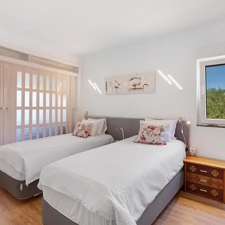 Happyandroses, 2-room Apt, Pool *