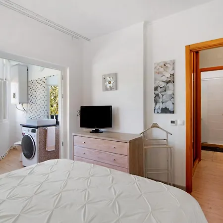 Happyandroses, 2-room Apt, Pool Quarteira