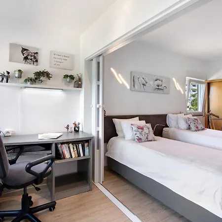 Apartment Happyandroses, 2-room Apt, Pool *