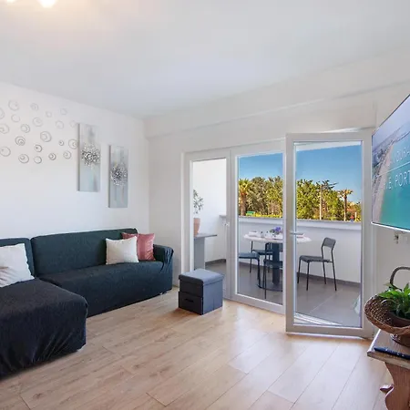 Happyandroses, 2-room Apt, Pool