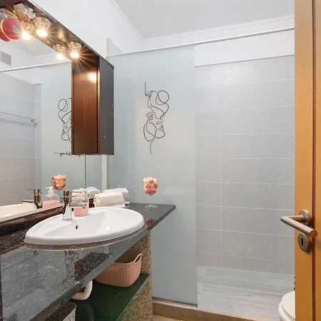 Apartment Happyandroses, 2-room Apt, Pool Quarteira