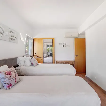 Apartment Happyandroses, 2-room Apt, Pool