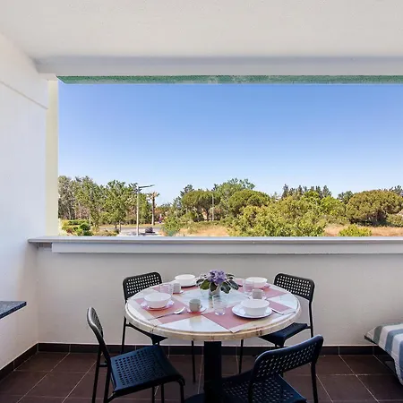 Apartment Happyandroses, 2-room Apt, Pool Quarteira